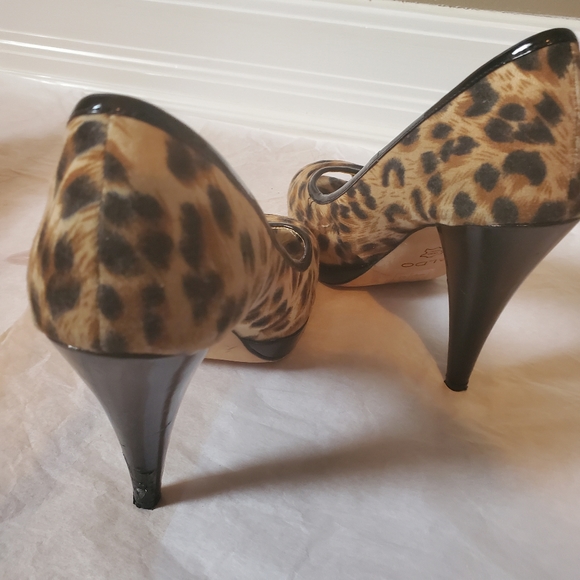 Aldo Leopard print suede finish pumps - Picture 8 of 12